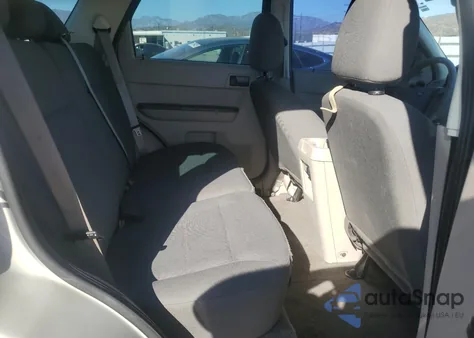 2008 Ford Escape Xls z USA, uszkodzony, nr VIN 1FMCU02Z18KB41703